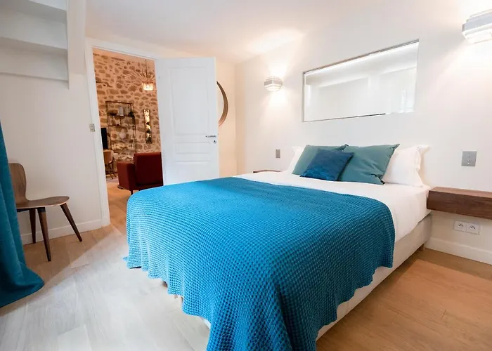 Old Stones アパート *