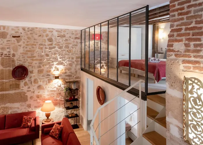 Old Stones アパート *