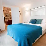 Old Stones Apartment *